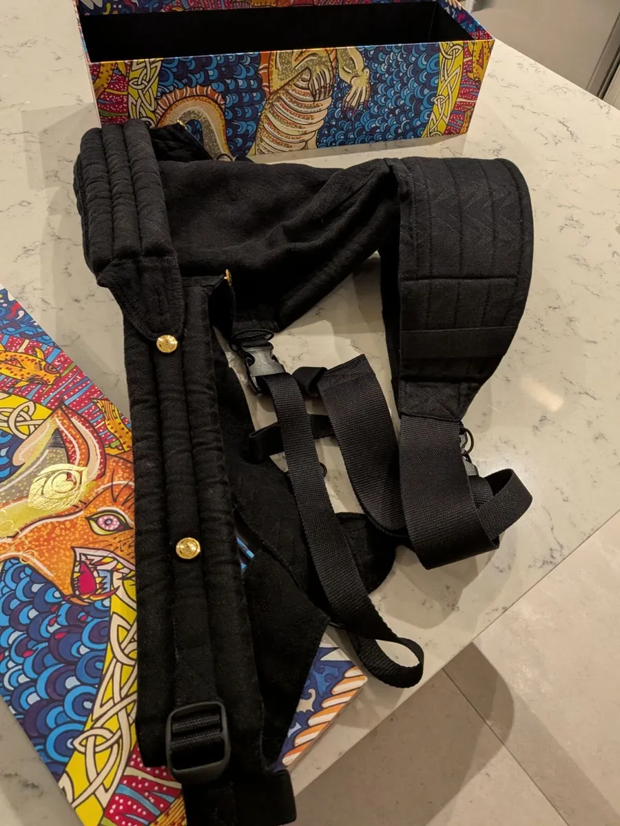 Artipoppe Baby Carrier – Black – Good Condition - Image 3
