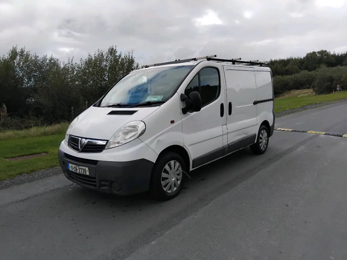 Clean tidy 2011 vivaro van cvrt test  03/27 - Image 1