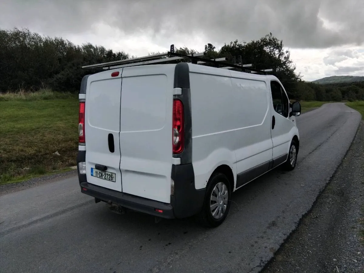 Clean tidy 2011 vivaro van cvrt test  03/27 - Image 3