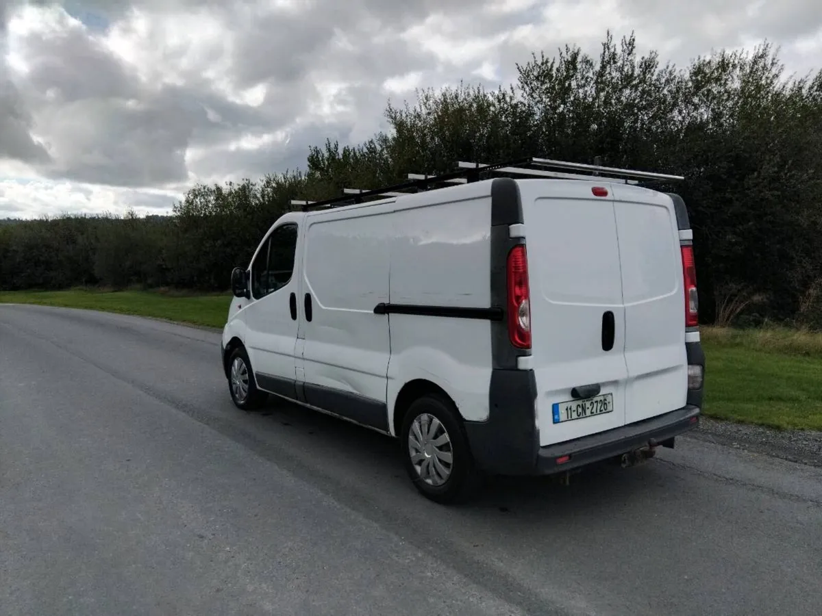 Clean tidy 2011 vivaro van cvrt test  03/27 - Image 4