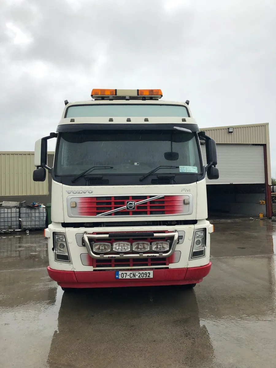 Volvo FM13 recovery truck - Image 2