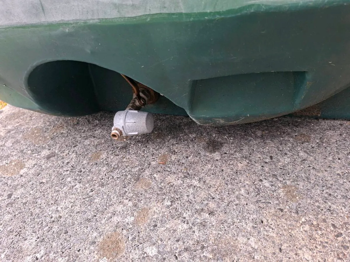 Oil tank - Image 3
