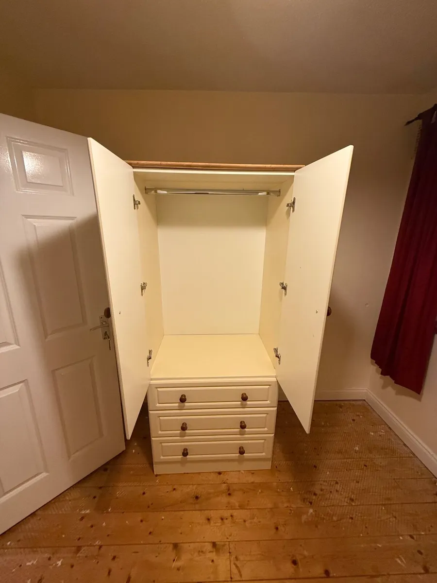 Wardrobe, Malahide Dublin - Image 4