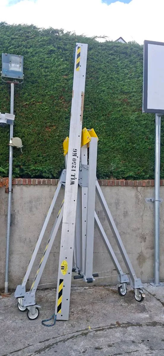 Portable Aluminium 1.25 tonne Gantry - Image 2