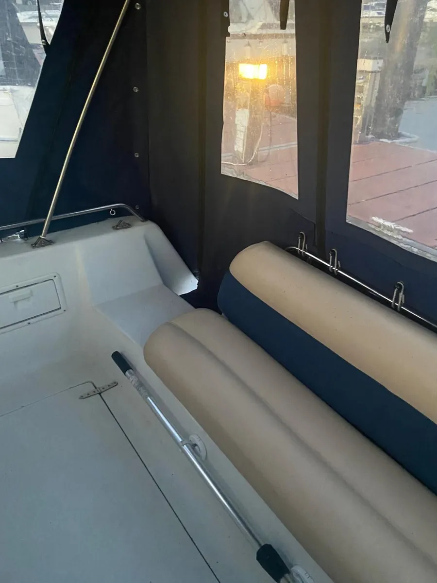 Rinker Fiesta Vee 260 sports Cruiser - Image 3
