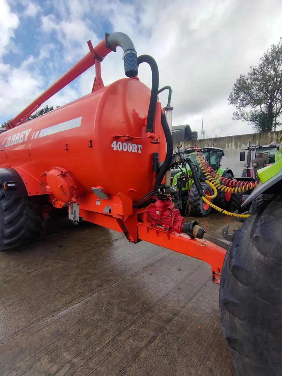 Abbey 4000 Gallon tanker - Image 2