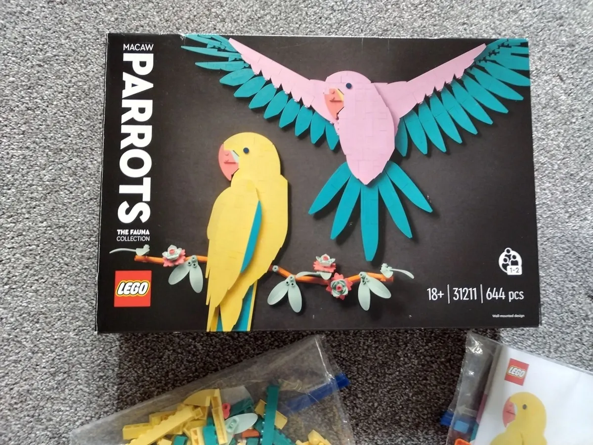 LEGO 31211 The Fauna Collection – Macaw Parrots - Image 4