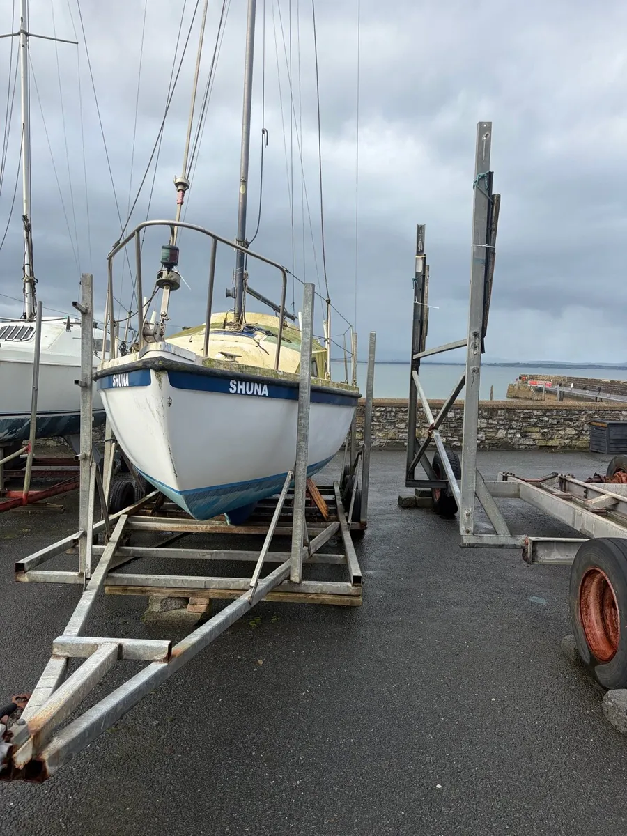 Macwester sailboat and launching trailer - Image 2
