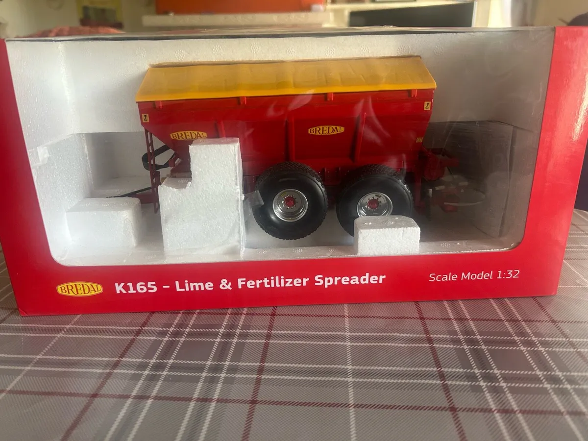 Toy tractors, trailers,farm machinery, - Image 3