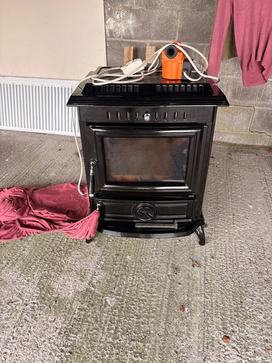 Stove - Image 1