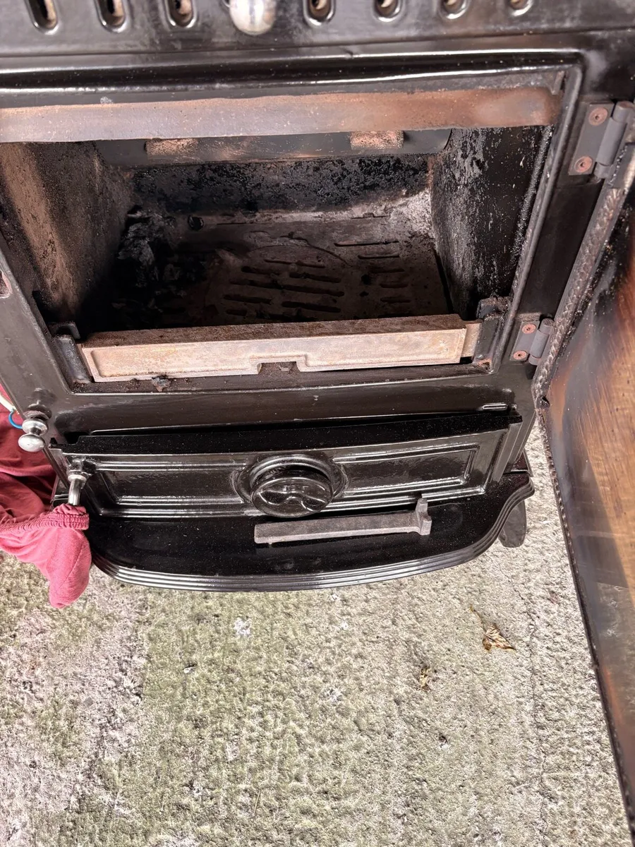 Stove - Image 2