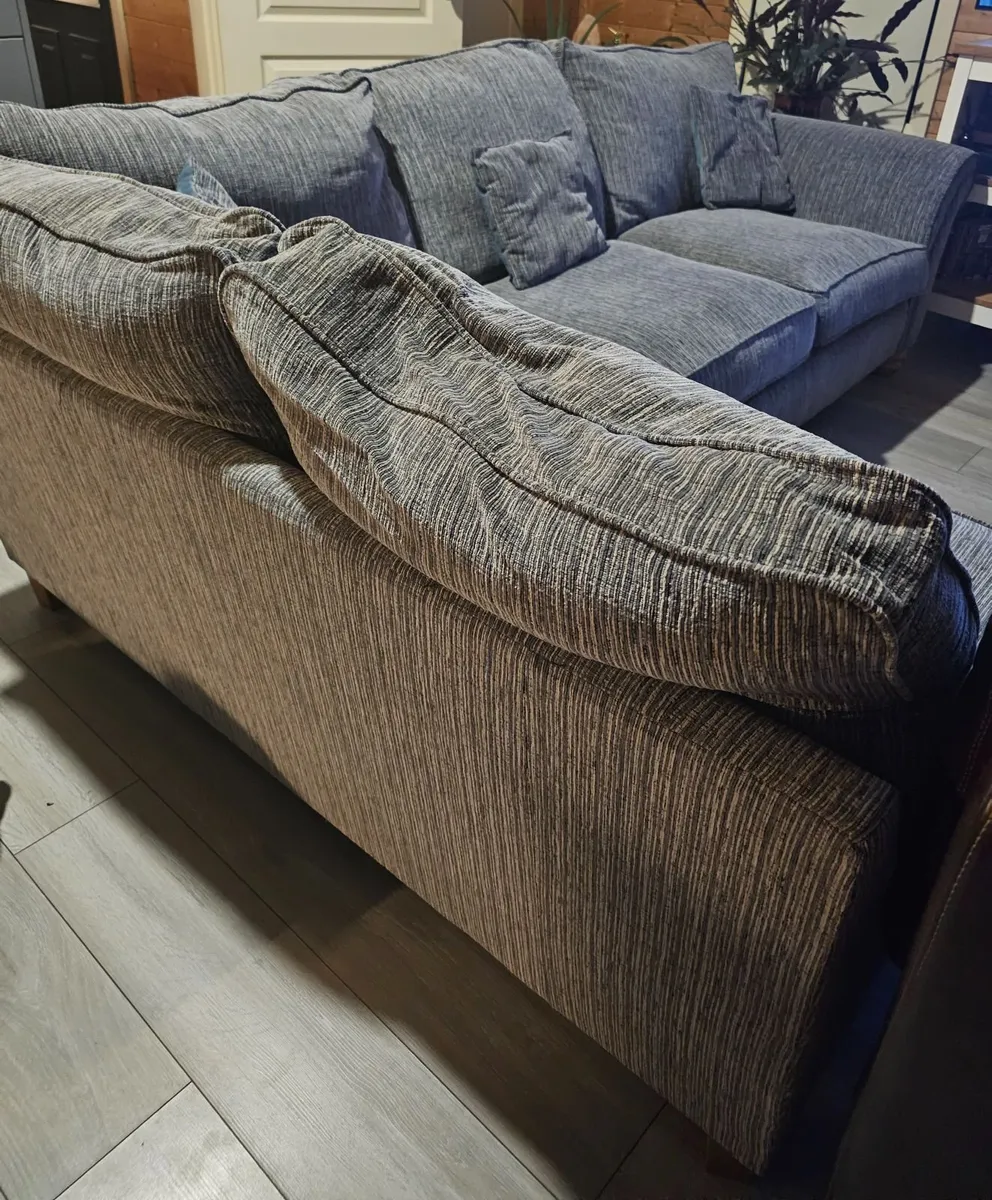 Fabric corner sofa - Image 4