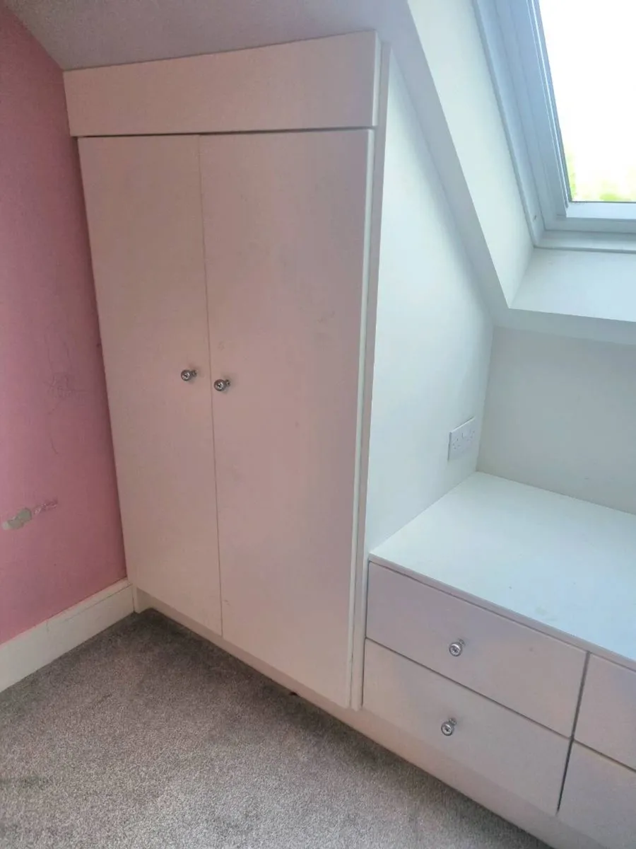 Wardrobes and drawer units - Image 2