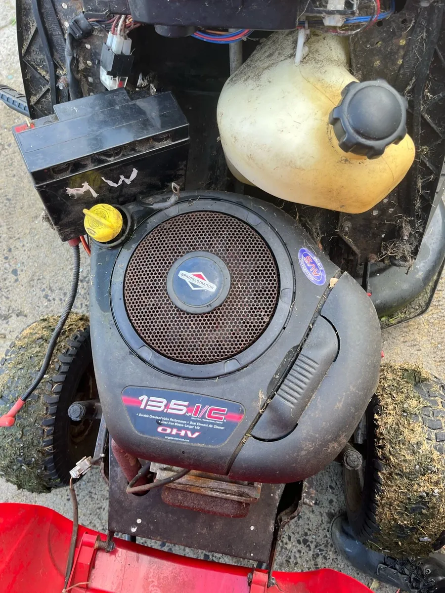 Castle 13/5HP electric clutch ride on lawnmower - Image 3