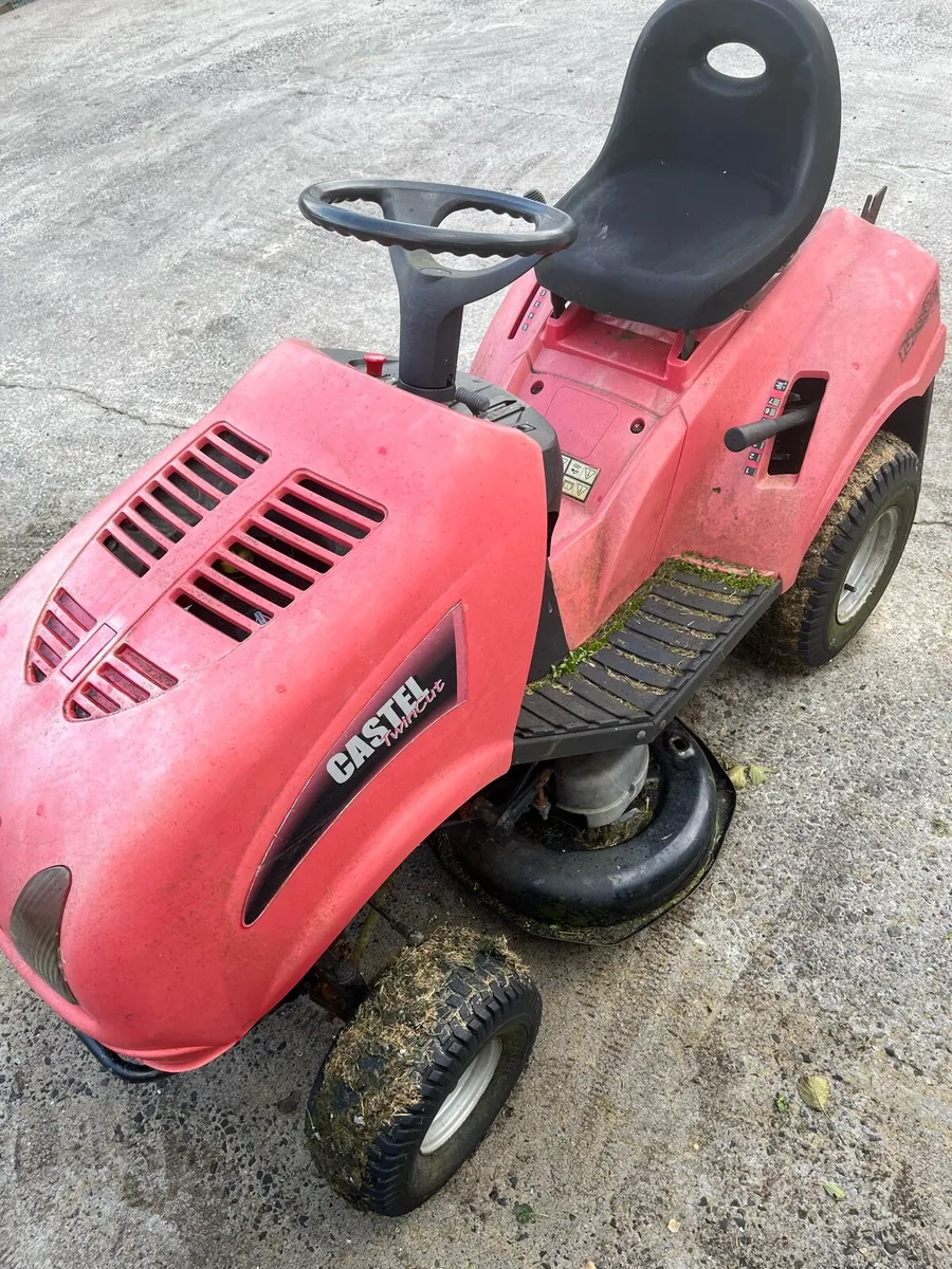 Castle 13/5HP electric clutch ride on lawnmower - Image 1