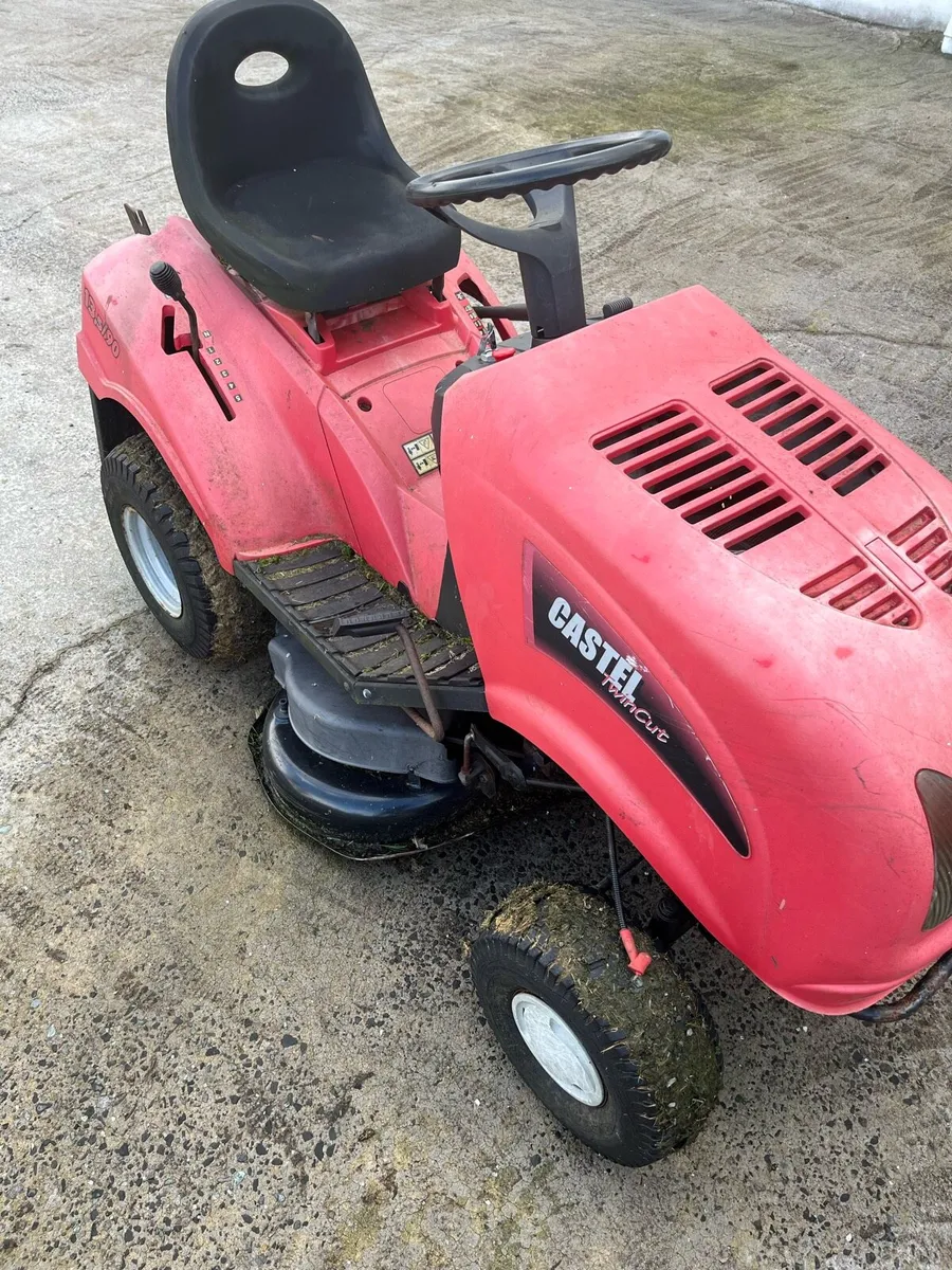 Castle 13/5HP electric clutch ride on lawnmower - Image 2