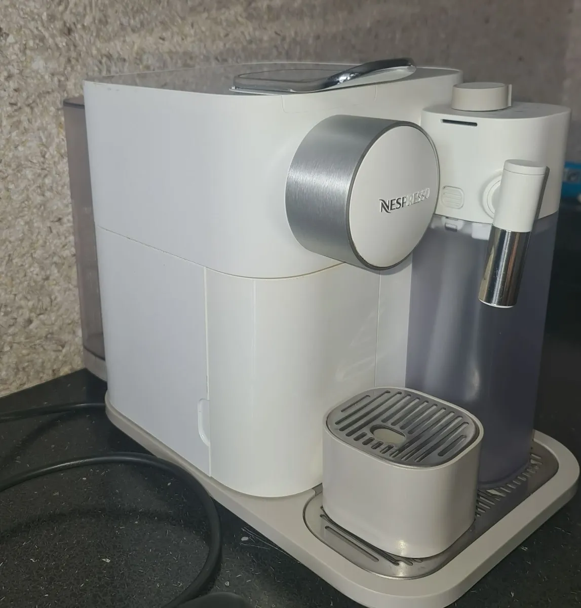 Nespresso Lattissima One / DeLonghi Capsule Coffee - Image 4