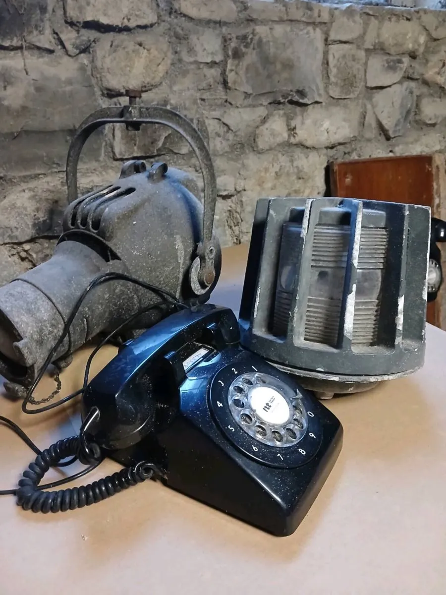 Vintage industrial light - Image 1