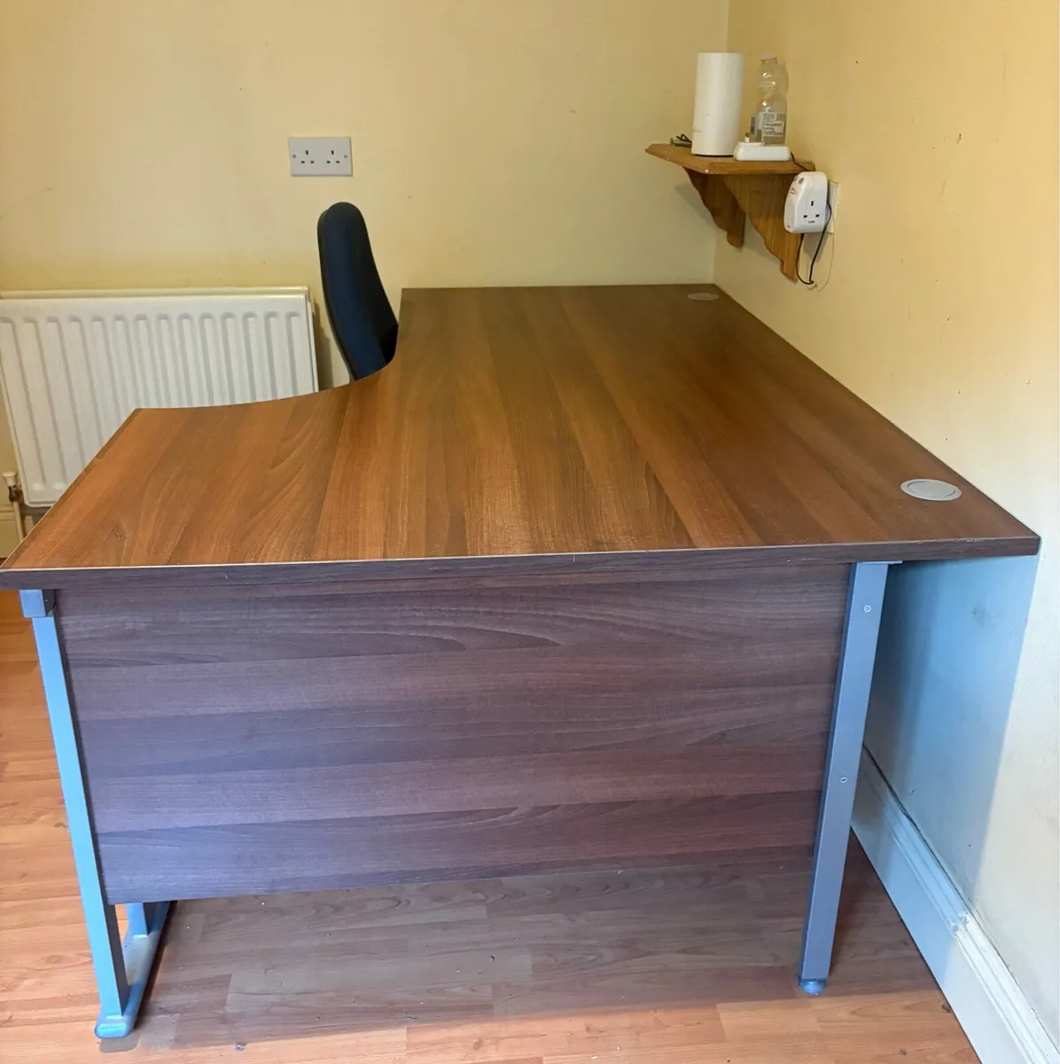 Corner desk - Image 1