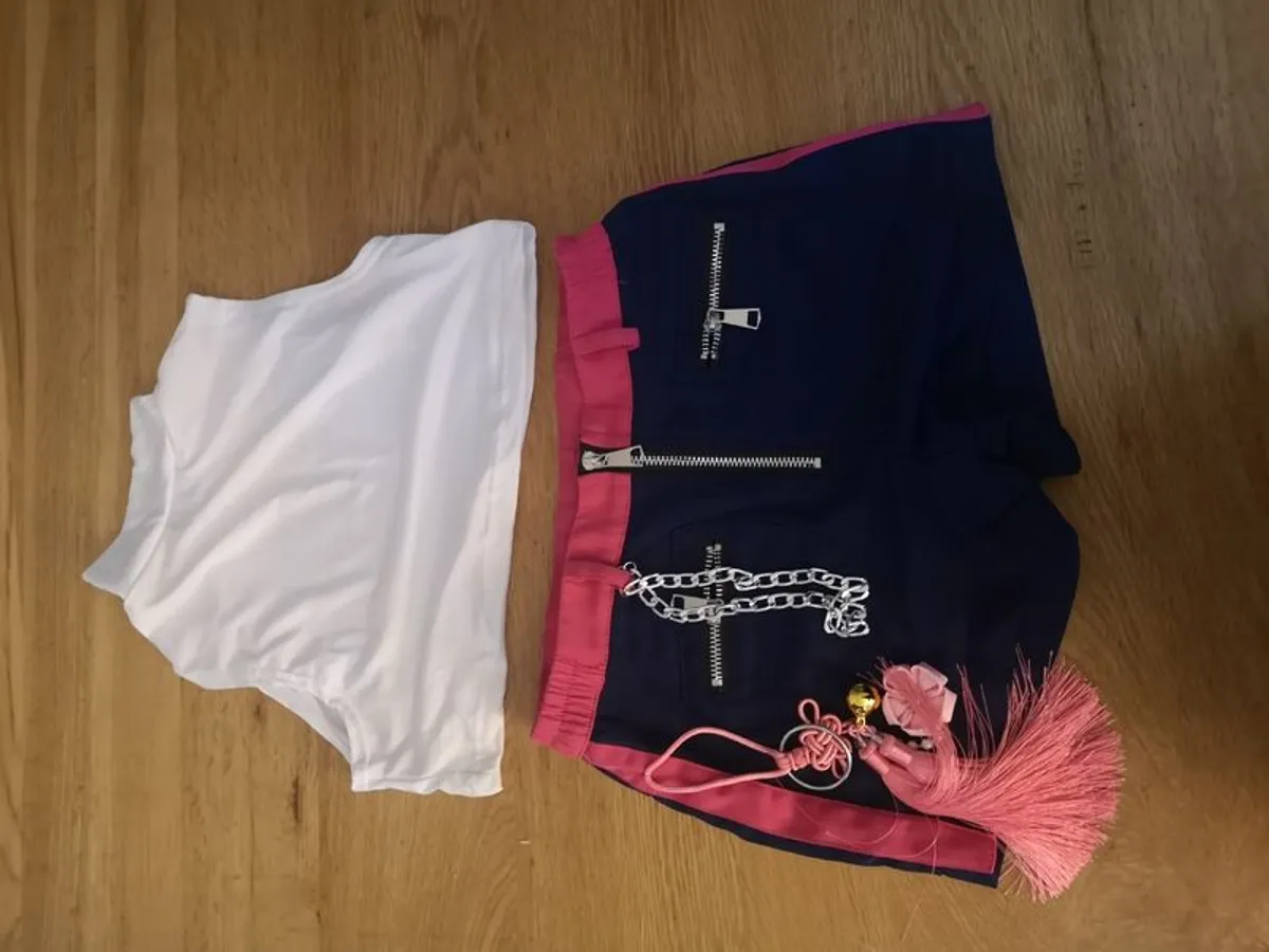 KPop Rumi costume x2 , wig, boots and jewellery - Image 1