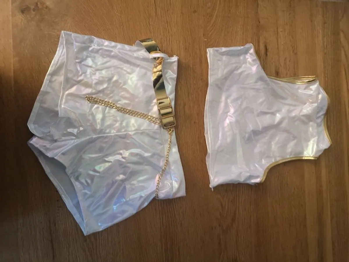 KPop Rumi costume x2 , wig, boots and jewellery - Image 2