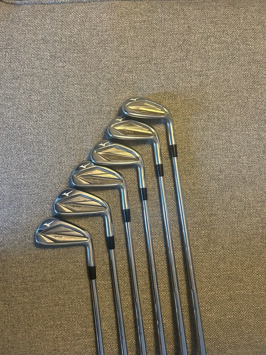 Mizuno JPX 923 forged irons - Image 1