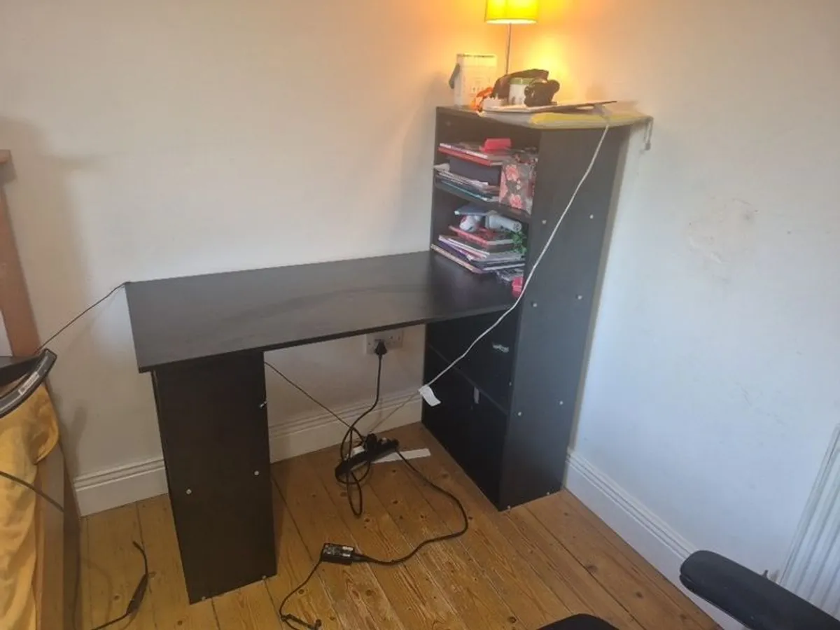 desk - Image 1