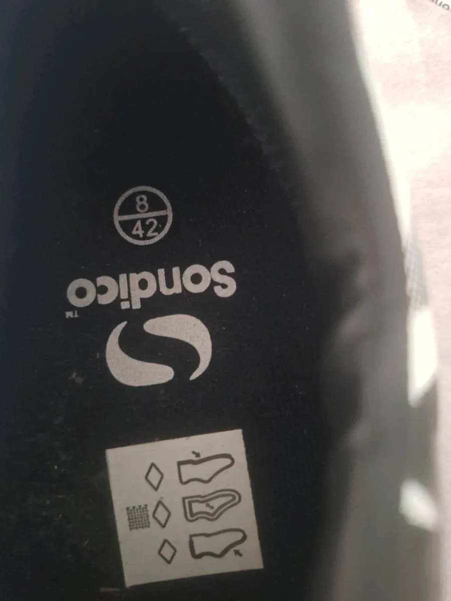 Football boots - Image 3