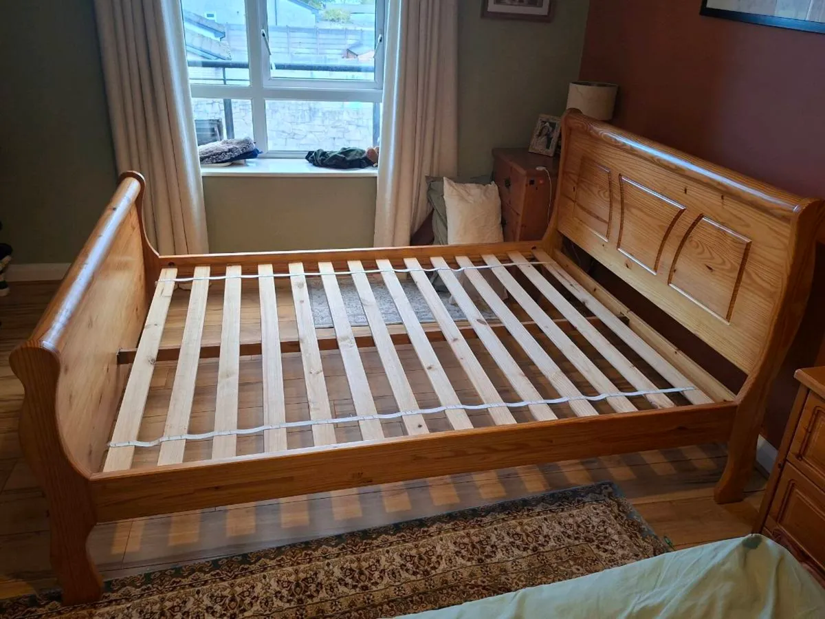 King size sleigh bed - Image 3