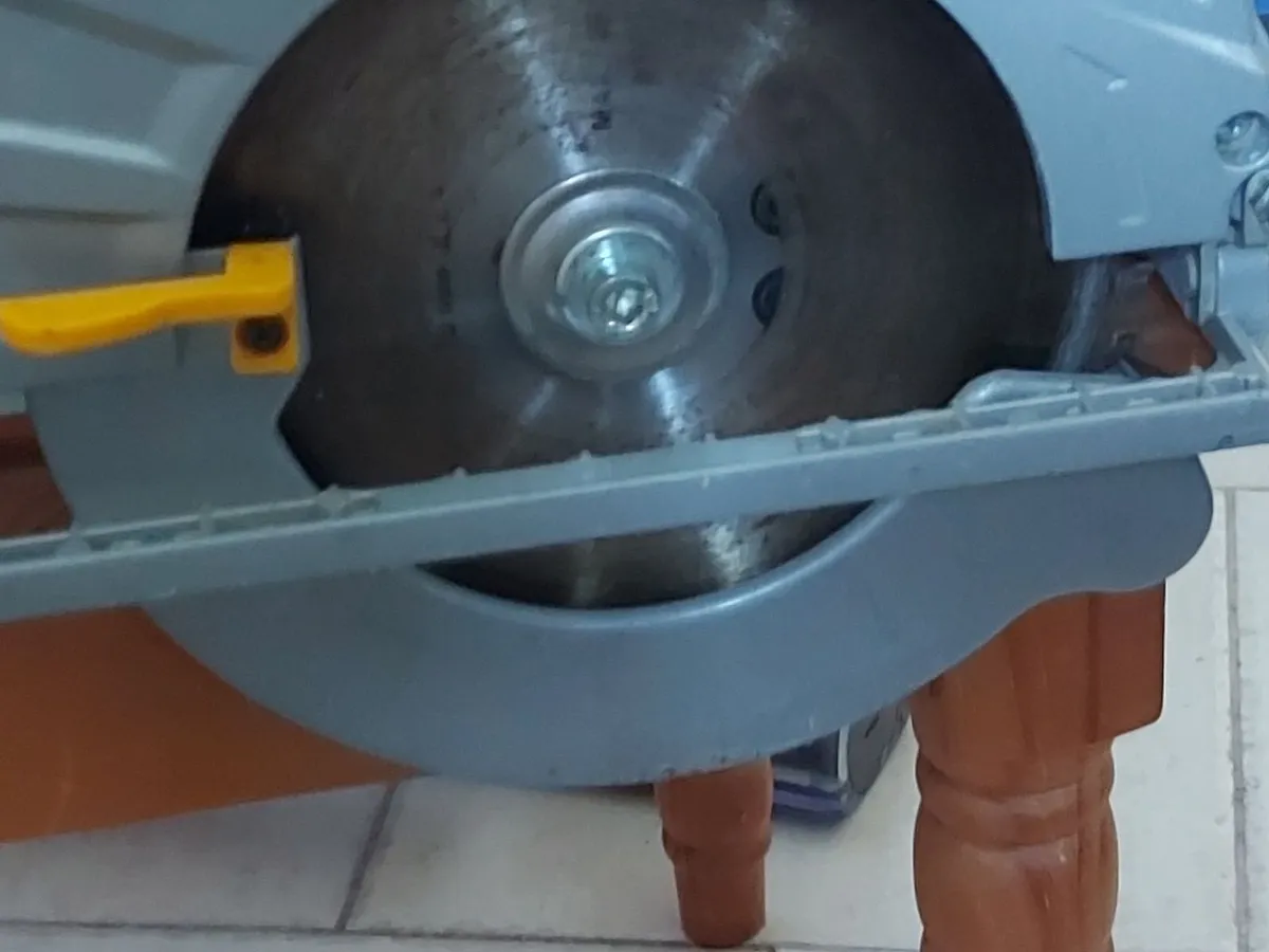 Workzone 1500W Circular Saw with Laser, Model CDY1 - Image 3