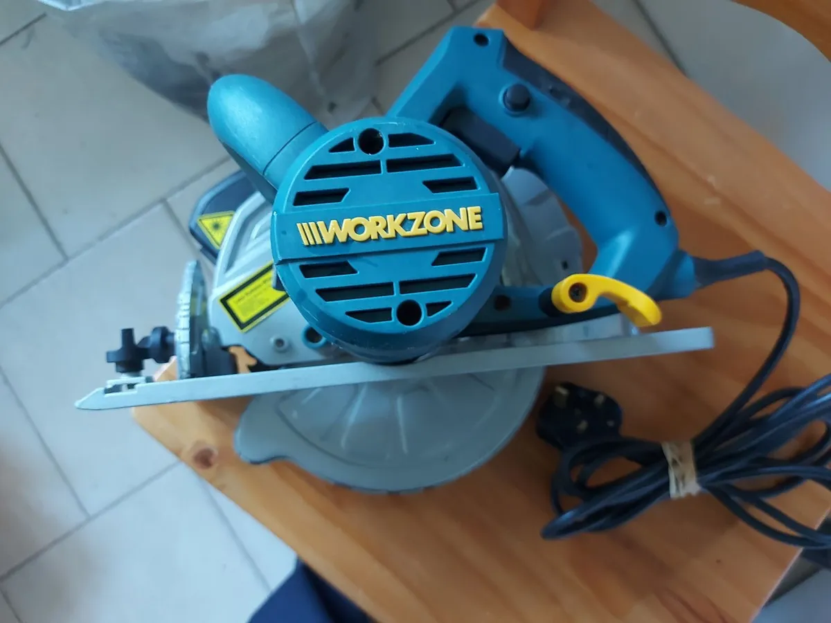 Workzone 1500W Circular Saw with Laser, Model CDY1 - Image 1