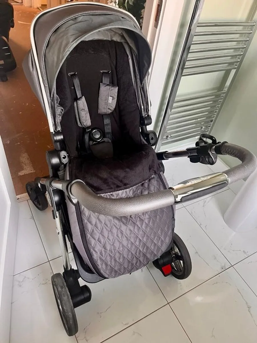Silver Cross Pioneer travel system (VERY good condition) - Image 2