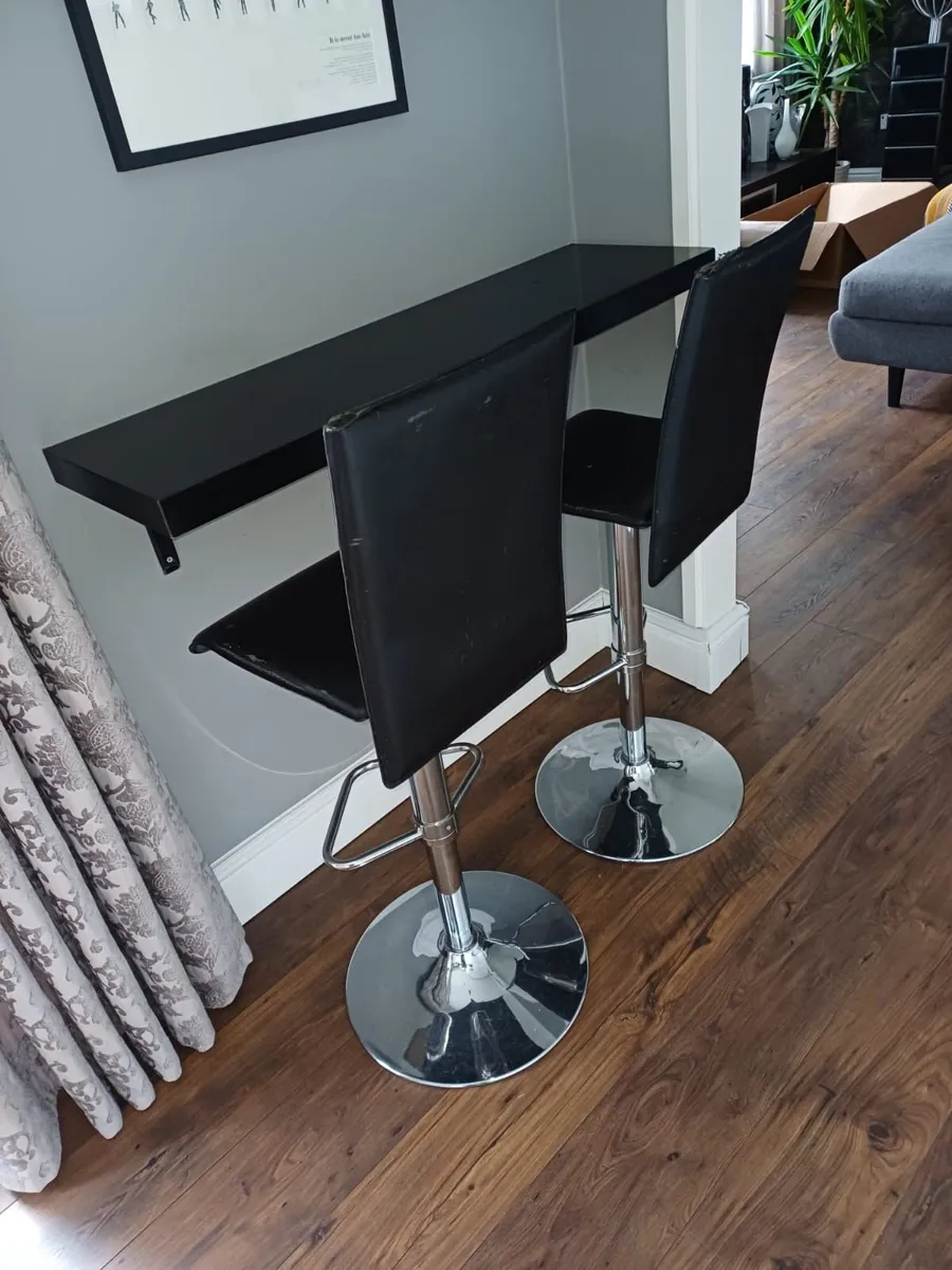 Breakfast Bar Stools - Image 2