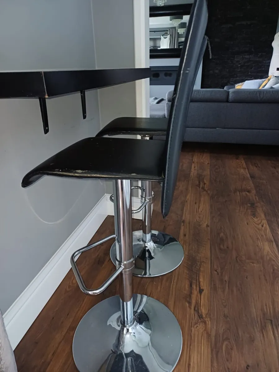 Breakfast Bar Stools - Image 4
