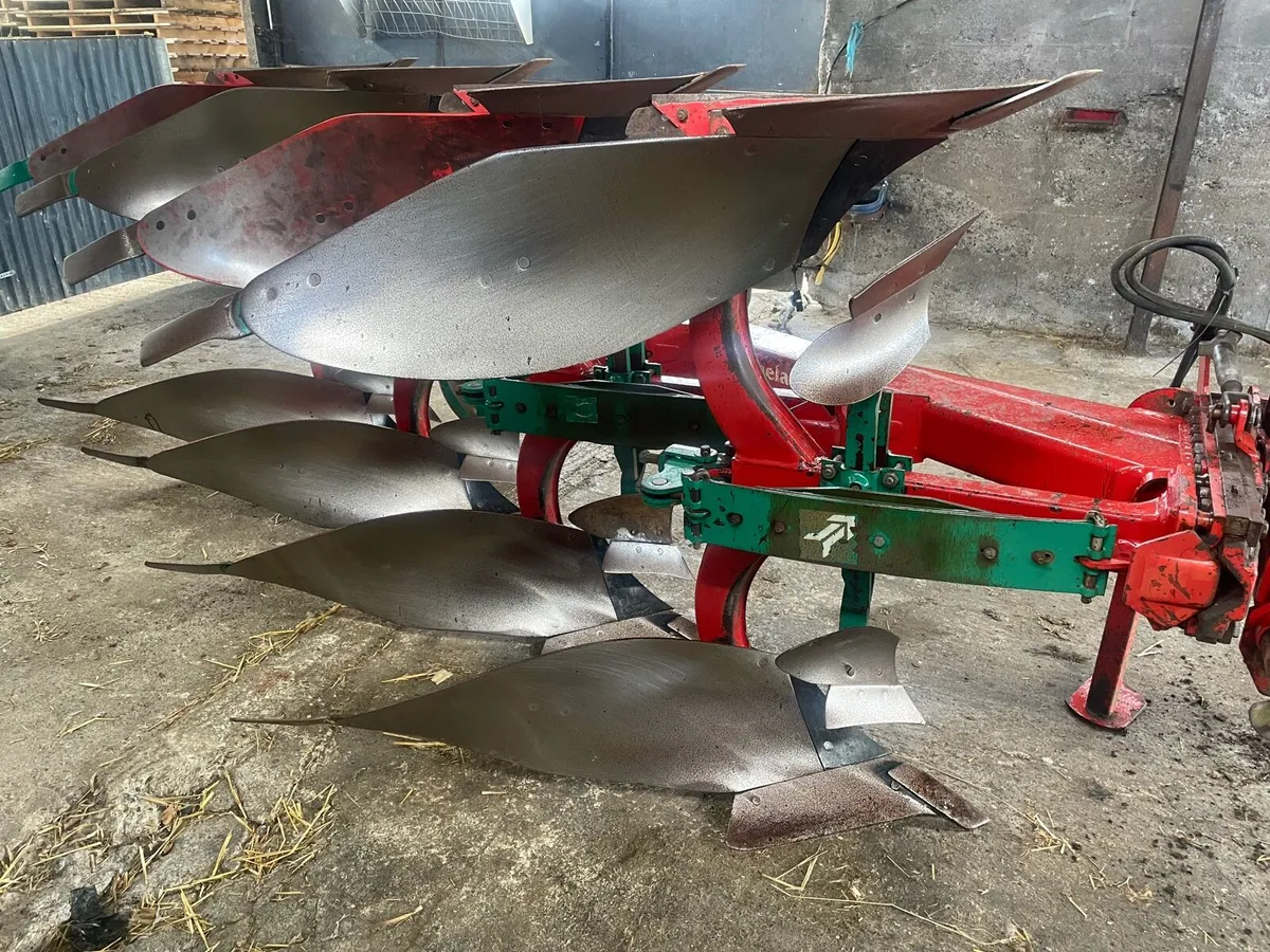 Kverneland 4 furrow Mod E 14in - Image 2