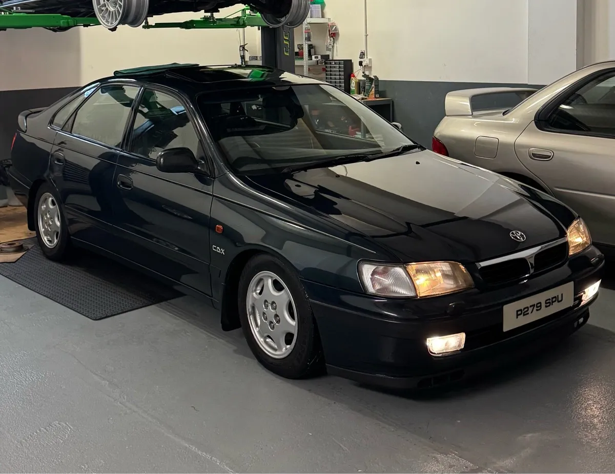 Toyota carina - Image 1