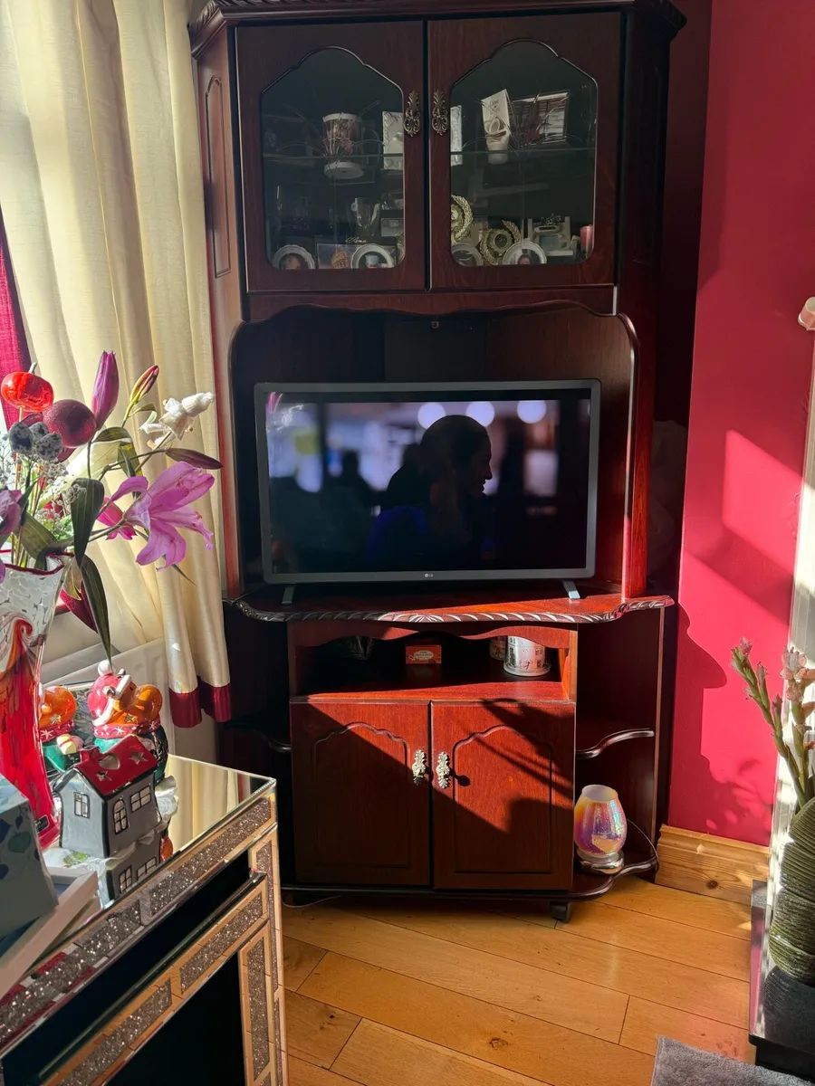 Vintage Wooden Display / TV Press - Image 1