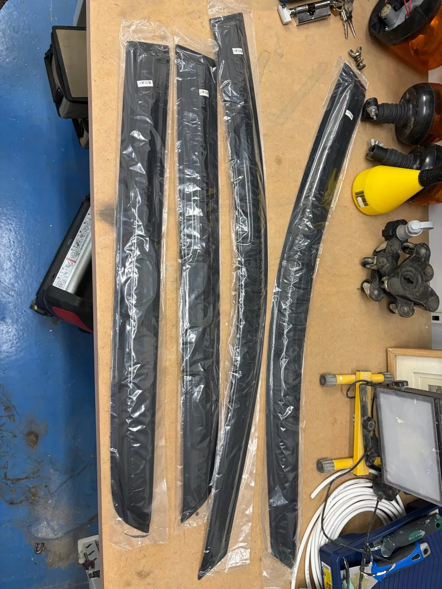 Golf mk7 2012-19 wind deflectors - Image 1