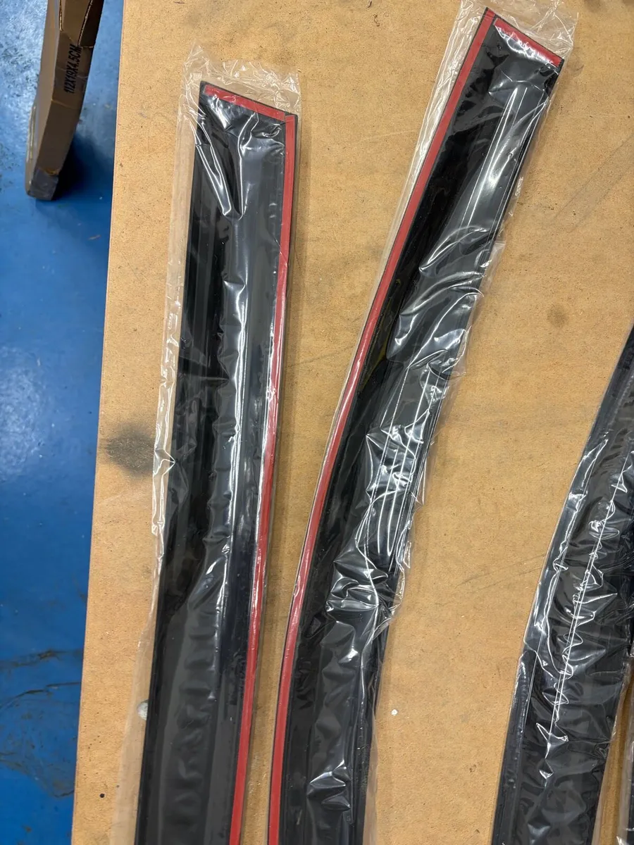 Golf mk7 2012-19 wind deflectors - Image 2
