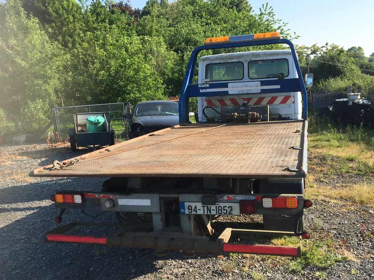Vintage recovery truck - Image 4