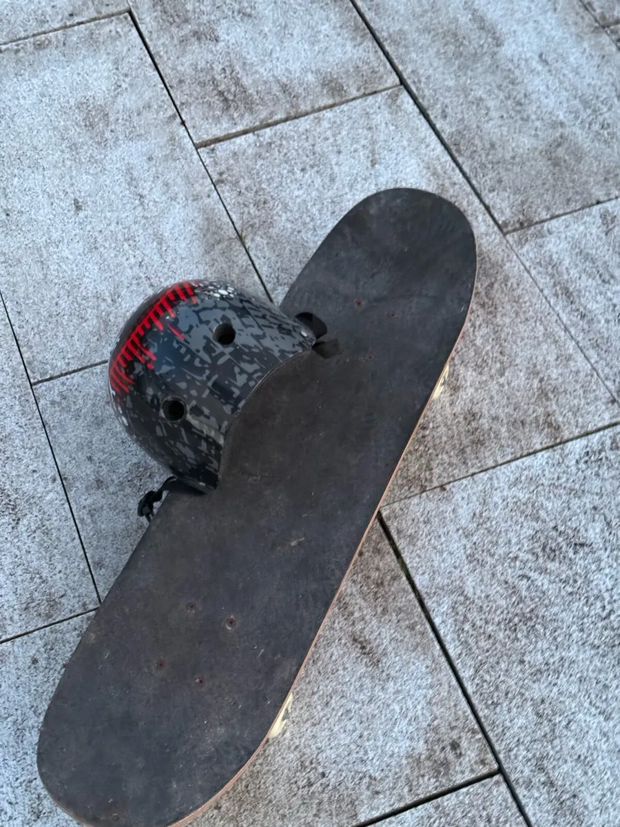 Skateboard - Image 2
