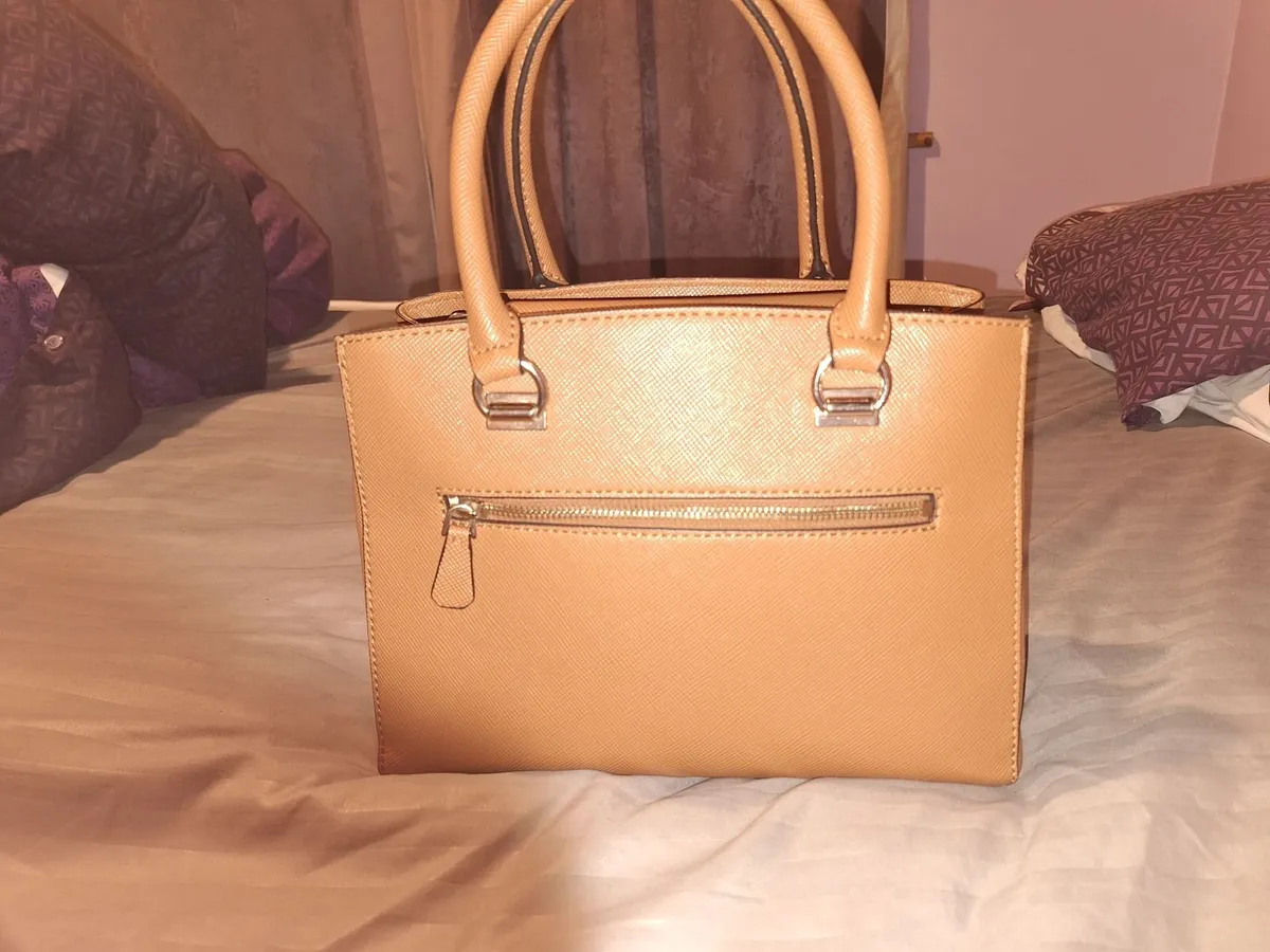 Hangbag - Image 1