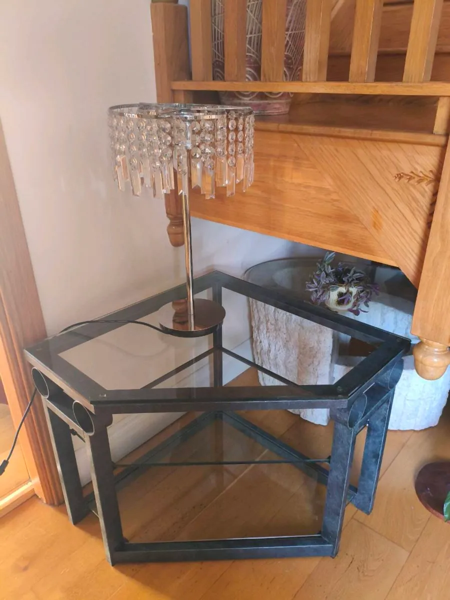 Beautiful new corner table, - Image 1
