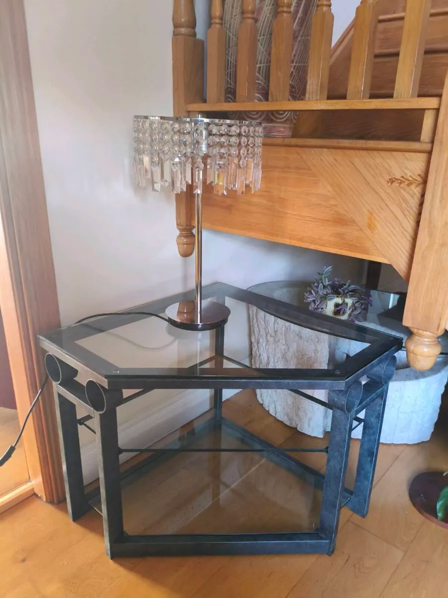 Beautiful new corner table, - Image 2