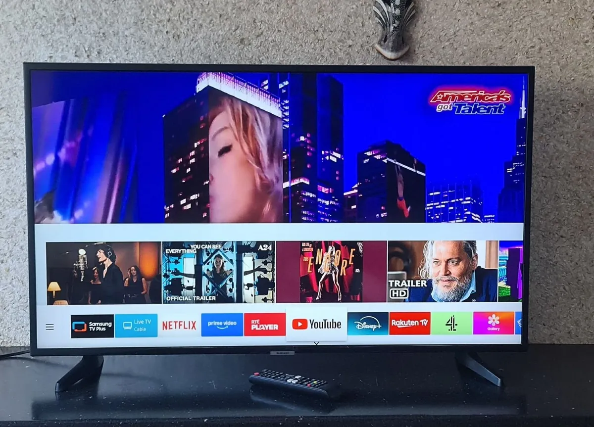 Samsung 40" Smart LED TV (Model: UE40NU7120K) - Image 2