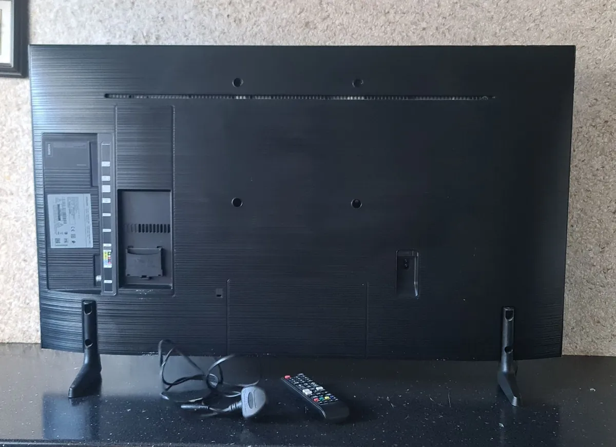 Samsung 40" Smart LED TV (Model: UE40NU7120K) - Image 1