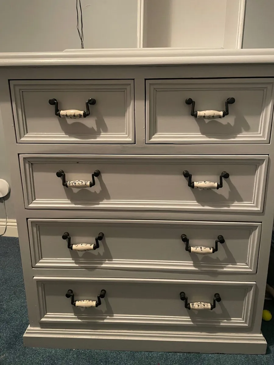 Chest of drawers - Image 2