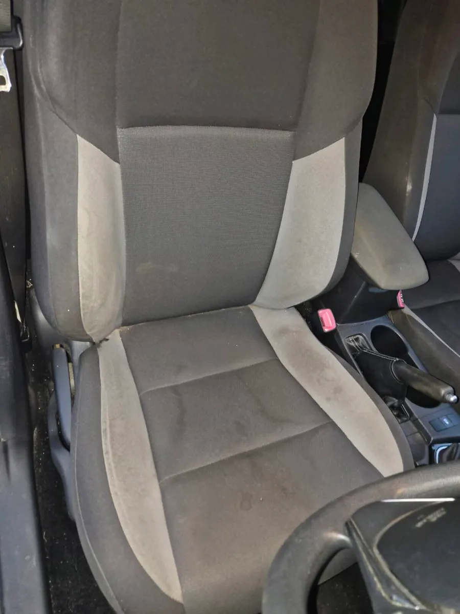 Toyota auris van - Image 3