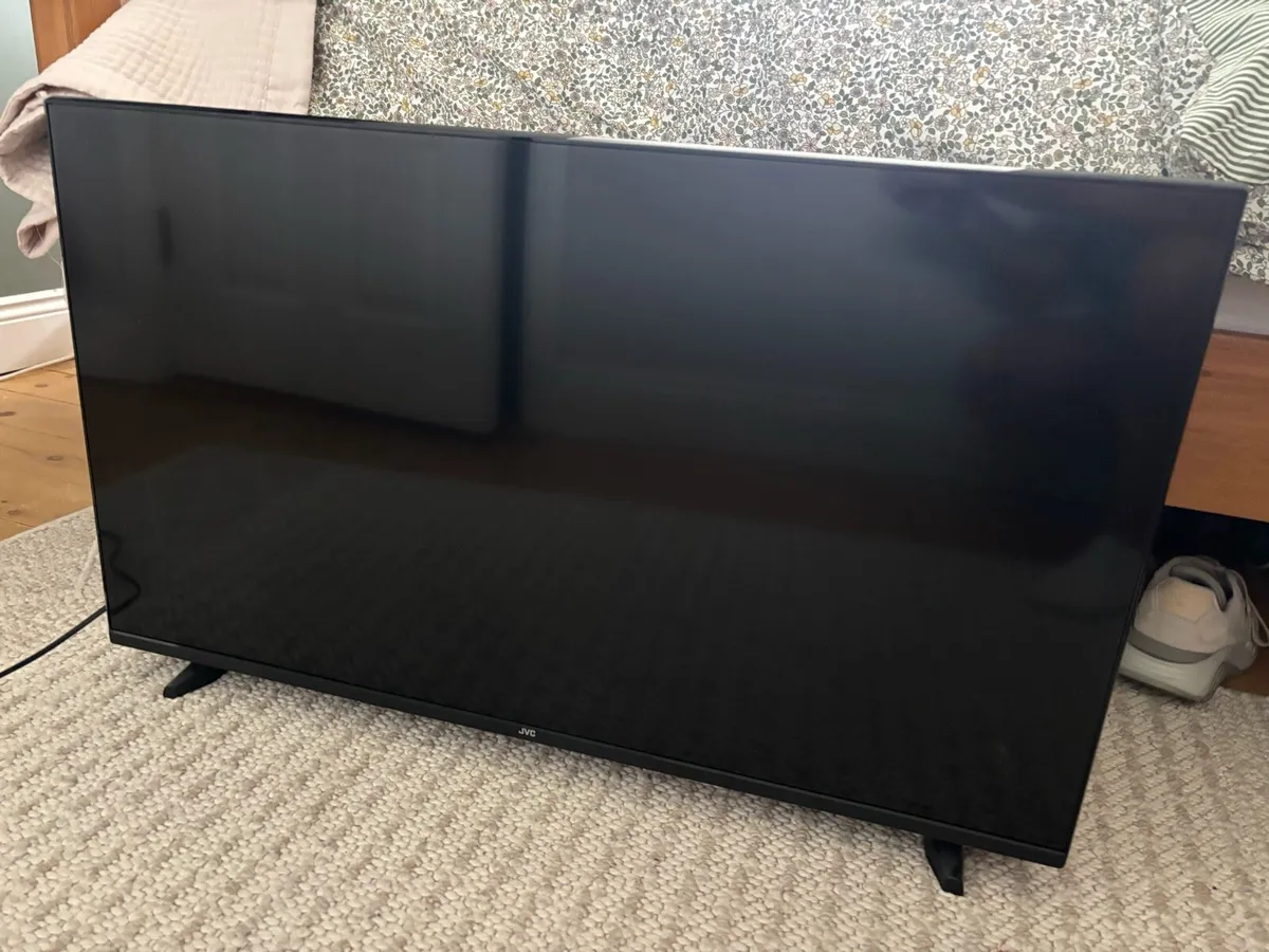 JVC SMART TV 40 inch - Image 1