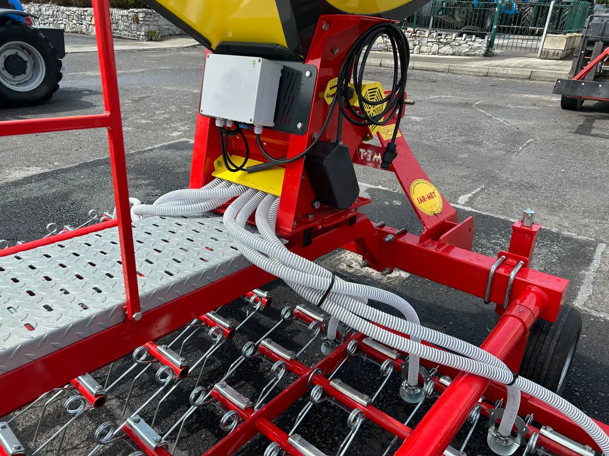 New Jarmet 3Metre Grass Harrow with Seeder - Image 4